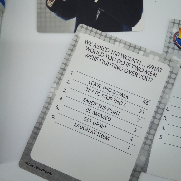 Family Feud Jumbo Card Game Platinum Edition Steve Harvey 8+ Complete - Picture 4 of 7